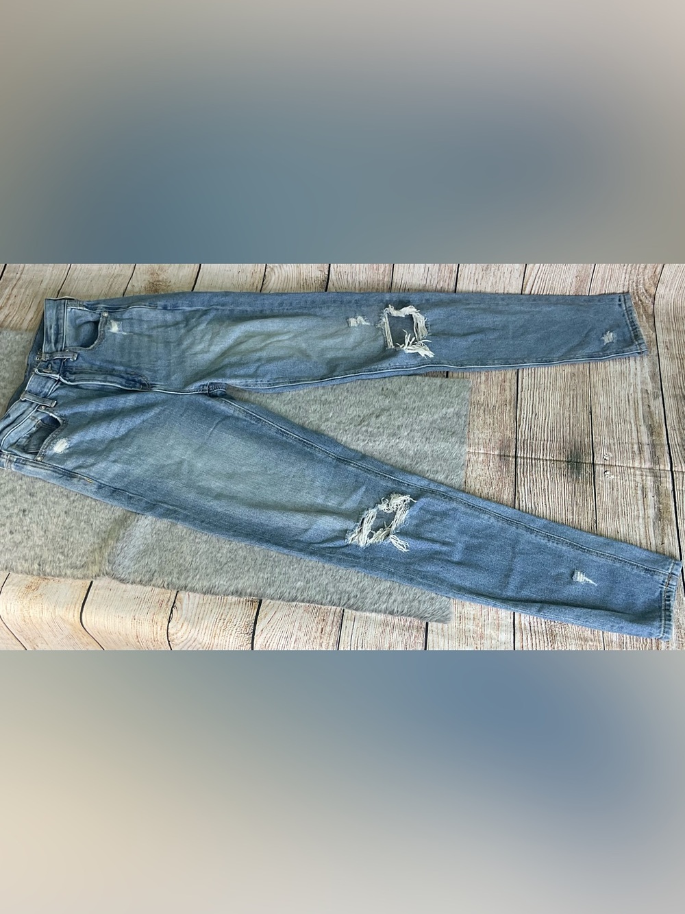 American Eagle Outfitters Light Blue Distressed Mom Jeans Size 2 Long - Picture 3 of 16